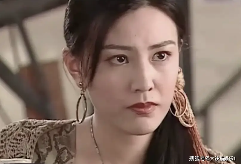 脸部比例异于常人的女明星_长方形脸女明星_长脸女明星